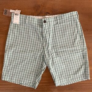 NWT Men’s Lacoste Shorts. Size 34.